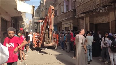 وزير التنمية المحلية يتابع مع محافظ القاهرة حادث انهيار عقار حدائق القبة