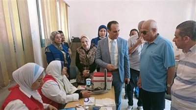 وكيل الصحة بالبحيرة يتفقد أعمال حملة 100 يوم صحة (صور)