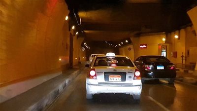 إصابة 7 أشخاص في انقلاب سيارة بنفق الأزهر 