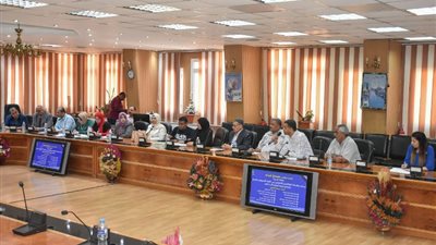 عرض شكاوى المواطنين ومساعدات شهرية لــ10 أسر بالشرقية 