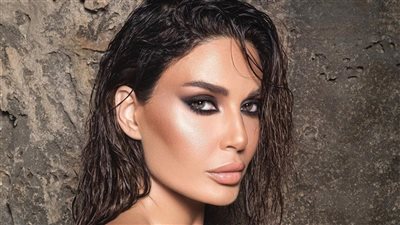 سيرين عبد النور تطرح أحدث أغنياتها هزهزة (فيديو)