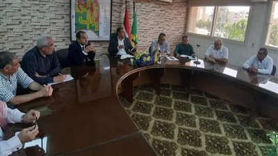 جهاز الشروق يلتقي ممثلي المناطق المضافة للمدينة لتقنين أوضاع أراضيهم