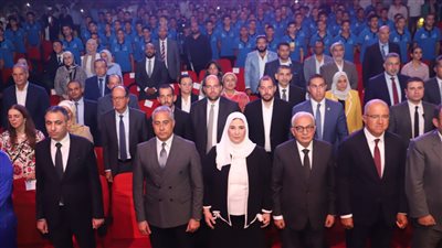وزير العمل يشارك في احتفالية تخرج الدفعة الثانية من طلاب مدرسة السويدي للتكنولوجيا