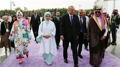 أردوغان يصل السعودية في مستهل جولة خليجية (فيديو وصور)