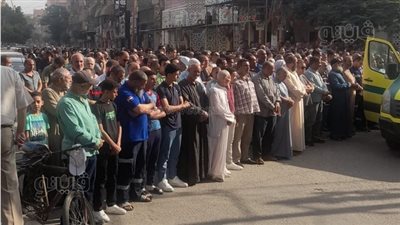 زوجان و3 من أبنائهما، جنازة مهيبة لـ5 من أسرة واحدة ببني سويف ضحايا حادث الضبعة (فيديو)