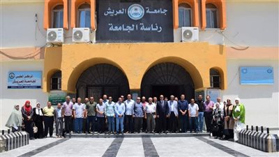 رئيس جامعة العريش يناقش خطط النشاط الصيفي