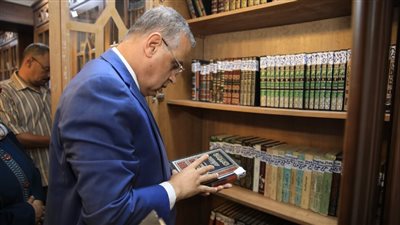 محافظ سوهاج يتفقد أعمال المرحلة الثانية من تطوير مكتبة رفاعة الطهطاوي 