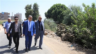 محافظ سوهاج يتفقد ترعة أخميم الغربية بقرية بنيدة تمهيدا لبدء أعمال التغطية 