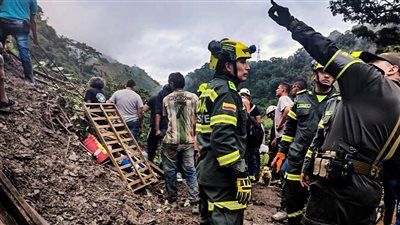 انهيار في التربة يفضي إلى فاجعة في كولومبيا (فيديو)