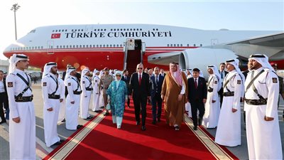 الرئيس التركي رجب طيب أردوغان يصل قطر في ثاني محطات جولته الخليجية (صور)