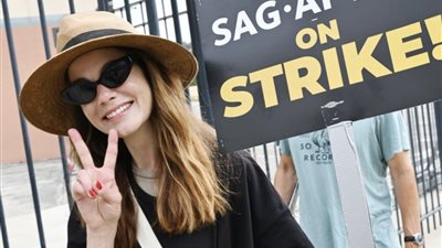 ميشيل موناجان وسامي هانراتي تشاركان في مظاهرات ممثلي هوليوود (صور)