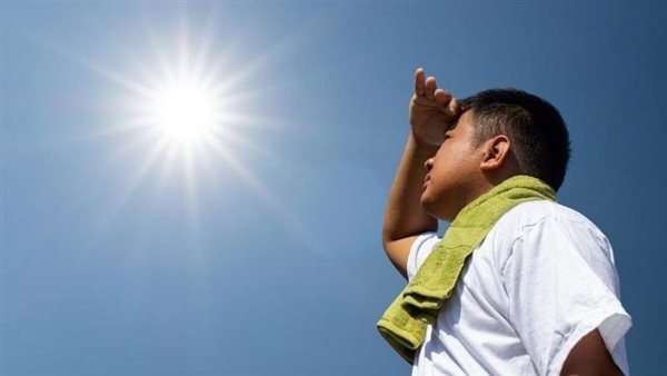 يمكن أن تؤدي إلى تلف الدماغ، أعراض ومضاعفات ضربة الشمس