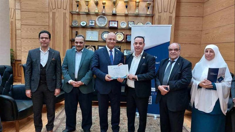 رئيس جامعة بنها،