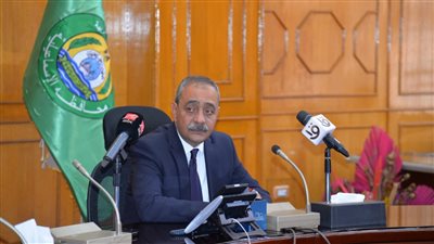 محافظ الإسماعيلية يشدد على ضرورة عزل أسلاك الكهرباء حفاظا على حياة المواطنين 