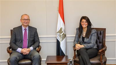 المشاط تبحث مع السفير الكندي تعزيز جهود التعاون الإنمائي المشتركة بين البلدين 