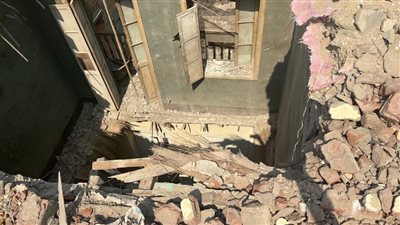 متضرر من زلزال 1992، النيابة الإدارية تعاين عقار الخليفة المنهار (صور)