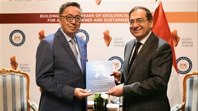 وزير البترول يلتقي سفير كازاخستان بالقاهرة لبحث التعاون في مجال التعدين