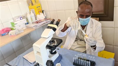 الكشف على 1313 مواطنا خلال قافلة طبية بقرية البذور بالبحيرة (صور)