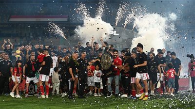 احتفالات صاخبة ولقطات طريفة، لحظات تتويج الأهلي بدرع الدوري الـ43 (صور)