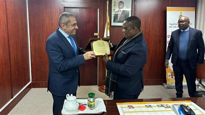 رئيس العاصمة الإدارية يزور زيمبابوي ويبحث التعاون المشترك 