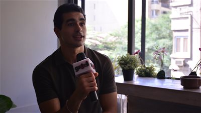 يوسف عمر يكشف كواليس مشاركته في فيلم أولاد حريم كريم (فيديو)