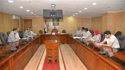 أسيوط تناقش مشروعات الرصف بالخطة الاستثمارية 2023- 2024 