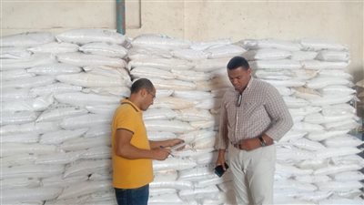 ضبط 54 طن أسمدة زراعية مجهولة المصدر بالبحيرة (صور)