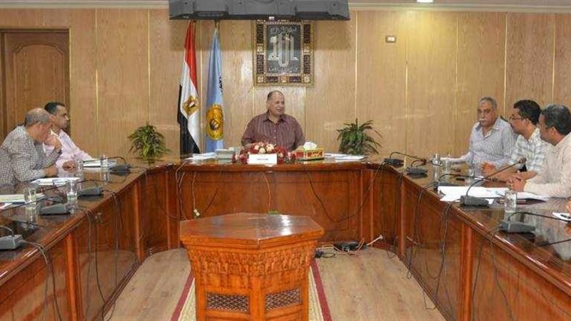 اجتماع محافظ أسيوط،