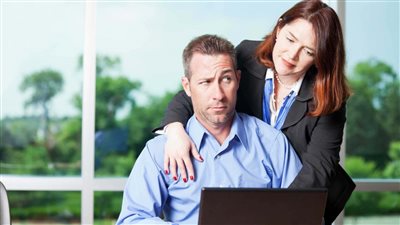 إحصائية تكشف المستور .. 27% من رجالة مصر تعرضوا لتحرش الفتيات.. و«الإفتاء»: كبيرة من الكبائر.. الباسوسي يكشف الأسباب النفسية.. وهذا موقف القانون المصري