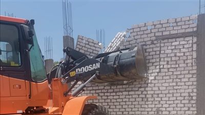 إزالة 3 مخالفات بناء بدون ترخيص في الطود بالأقصر