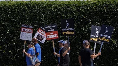 مكاسب قيمتها مليار دولار، تفاصيل صفقة استوديوهات هوليوود للممثلين 