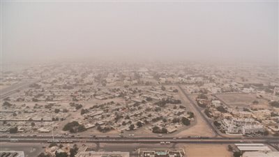 إلغاء الرحلات الجوية من طهران، عاصفة ترابية تضرب إيران وتصيب 1000 شخص