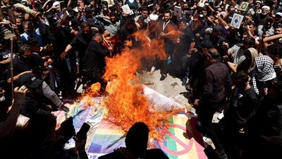 تصاعد أزمة حرق المصحف بين بغداد وستوكهولم، العاملون بسفارة السويد يغادرون العراق 