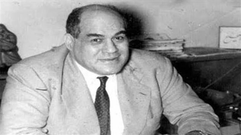 الكاتب الصحفى على
