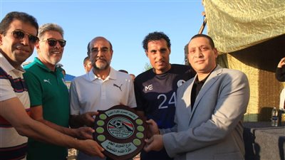 الترسانة البحرية يتوج بدوري الكرة الشاطئية في نسخته الأولى (صور)