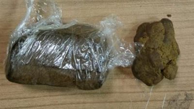 ضبط حشيش وكوكايين وخنجران بحوزة راكبين بمطار القاهرة 