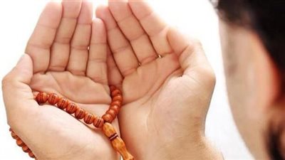 الإفتاء توضح حكم مسح الوجه باليدين عقب الدعاء في الصلاة