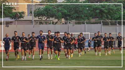 كولر يحاضر لاعبي الأهلي بالفيديو استعدادا لمواجهة بيراميدز 