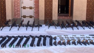 الأمن العام يضبط 42 قطعة سلاح ناري و6 قضايا مخدرات خلال حملة فى أبنوب 