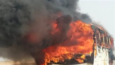 إصابة 18 سودانيا و4 مصريين في حريق أتوبيس بالبحر الأحمر 