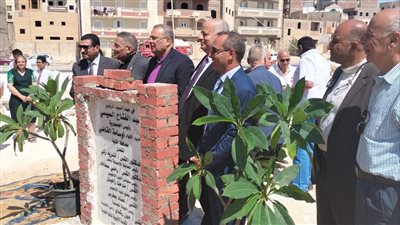 رئيس الإنجيلية يشهد وضع حجر الأساس لكنيستين في المنيا