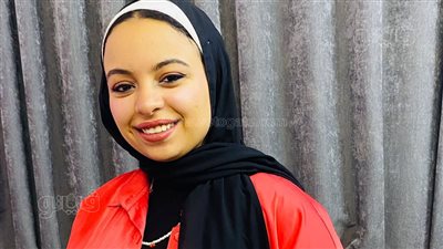 حكاية شذا أيقونة الإبداع.. طالبة المنيا جسدت رحلتها مع السرطان في مشروع تخرجها.. والدتها: لديها إرادة جادة في الشفاء