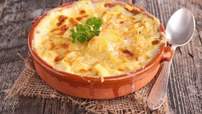 طاسة بطاطس بالجبن