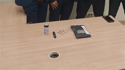 ضبط حشيش وماريجوانا بحوزة راكب في مطار القاهرة 