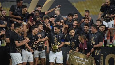 سيراميكا كليوباترا يكتسح المصري برباعية ويتوج بطلا لكأس الرابطة  (صور)