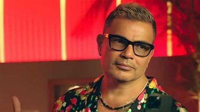 عمرو دياب يحيي حفلًا غنائيًا بالأهرامات في هذا الموعد