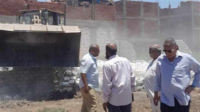 إزالة 30 حالة تعد واسترداد 198 فدانا أملاك دولة في حملة بأسيوط