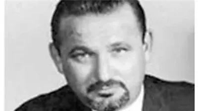 عز الدين ذو الفقار مخرج الرومانسية.. ترك الكلية الحربية من أجل التمثيل.. تزوج فاتن حمامة بمغامرة 