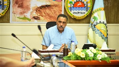 محافظ مطروح ووكيل الإسكان يناقشان خطة تطوير الخدمات والبنية التحتية (صور)