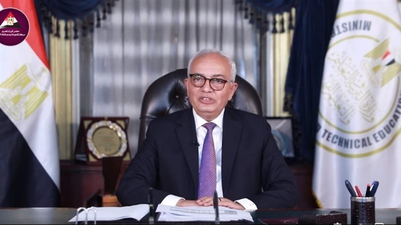 وزير التعليم يعتمد
